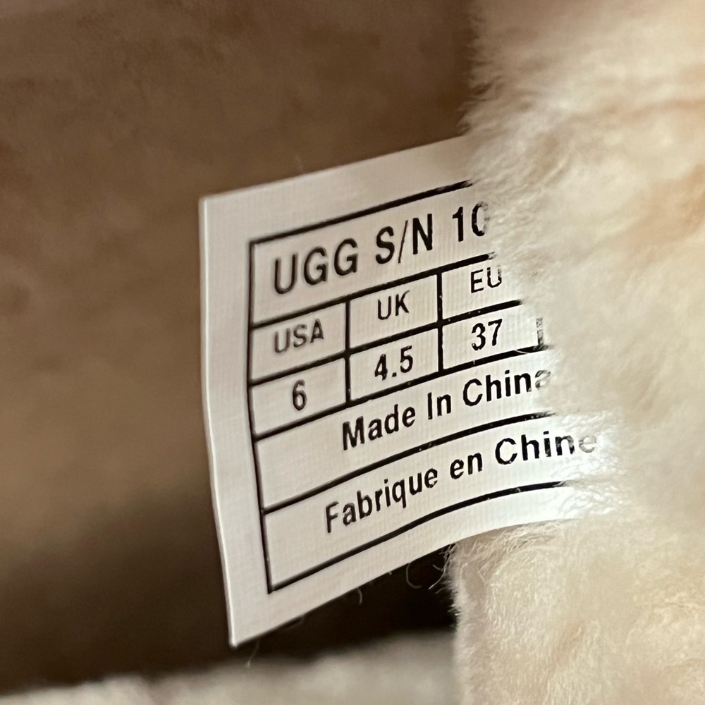 UGG Tall boots with side zipper size 6 - Picture 4 of 4